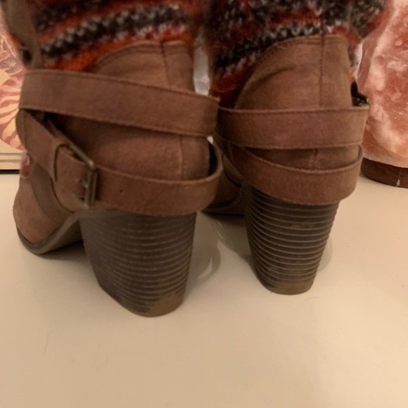 Candies Womens Mid Calf Brown Boots Tribal Pattern size 8 medium - Picture 4 of 8